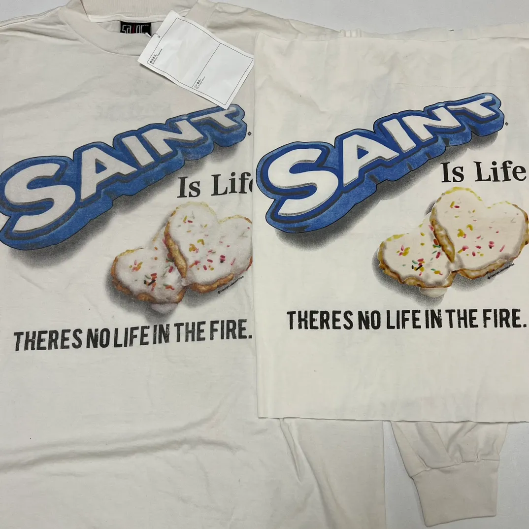 Printing proofing SAINT Mxxxxxx HEART COOKIES L/S TEE/WHT Love Oreo printed long sleeves Off-white S-XL Customized co-branded main mark/wash mark Correct version Ready-made garments washed and distressed Full of VINTAGE feeling Top-notch printing technology Perfect restoration